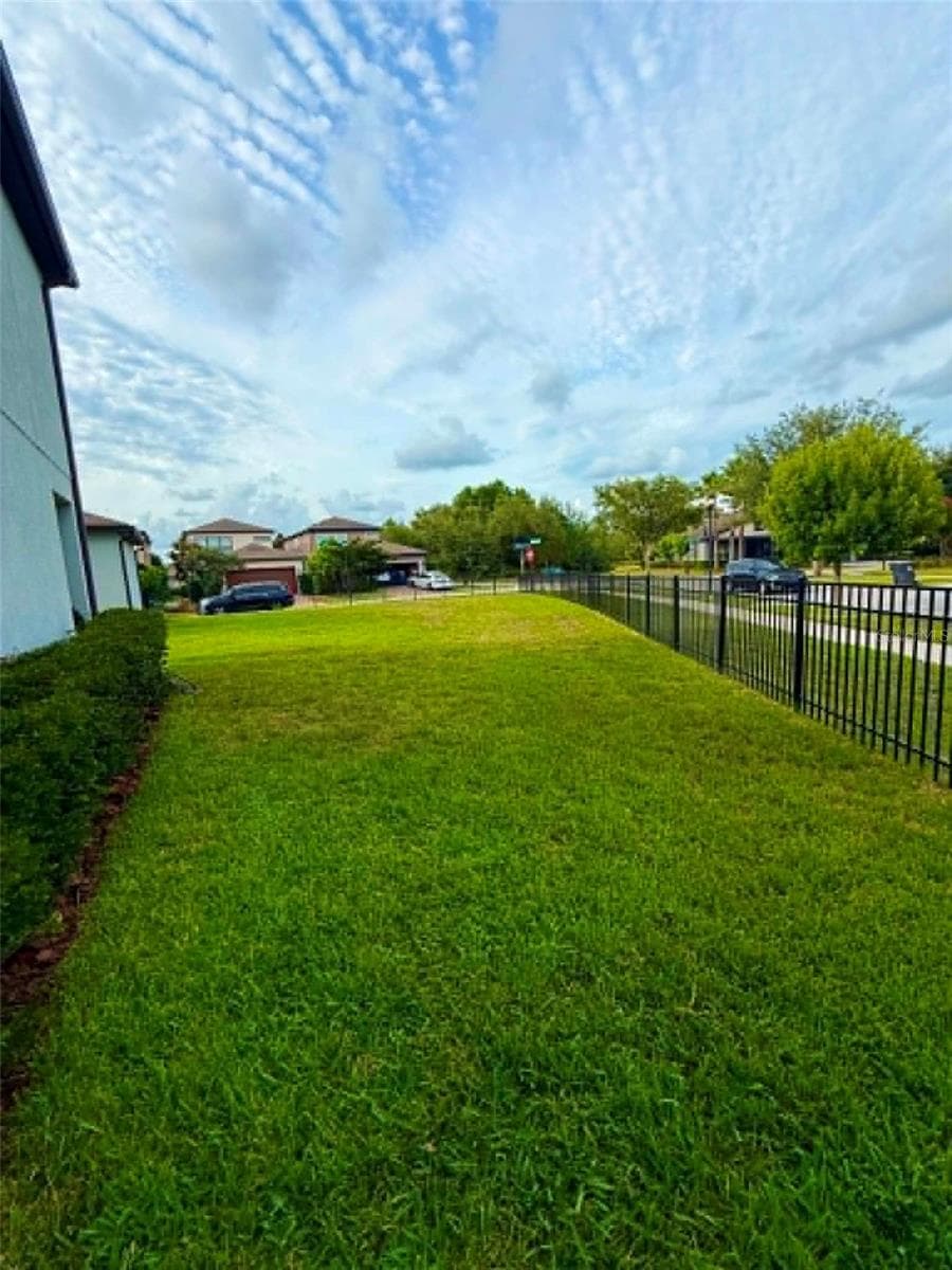 5703 VILLAGE CENTER DRIVE — photo 33 of 34