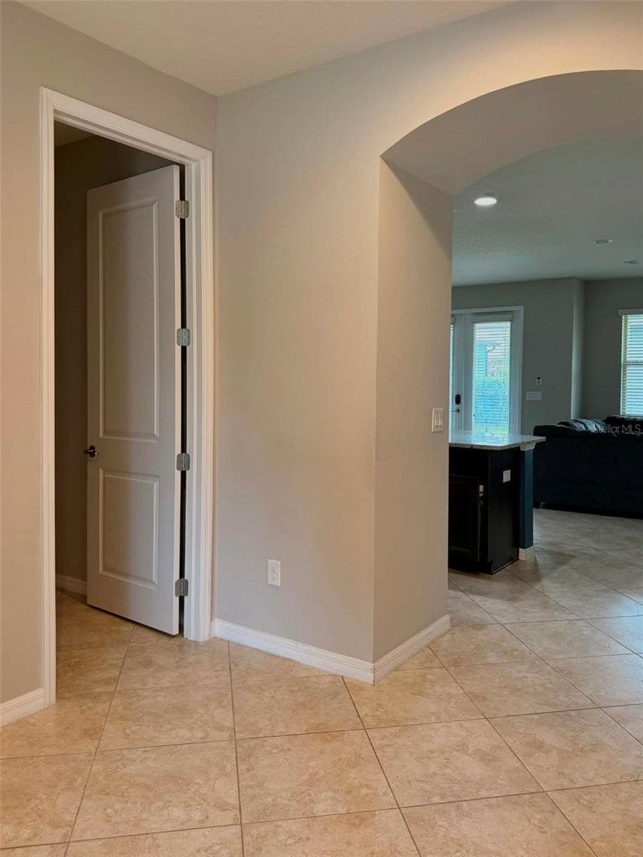 5703 VILLAGE CENTER DRIVE — photo 4 of 34