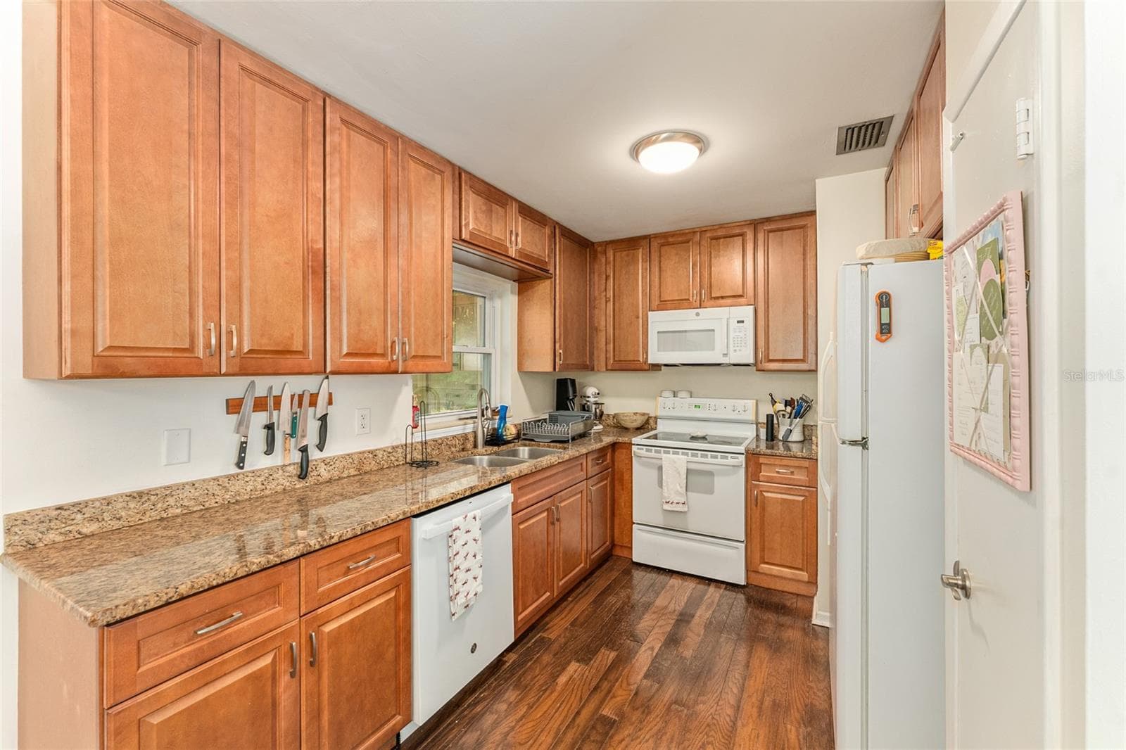 3224 31ST AVENUE — photo 9 of 48