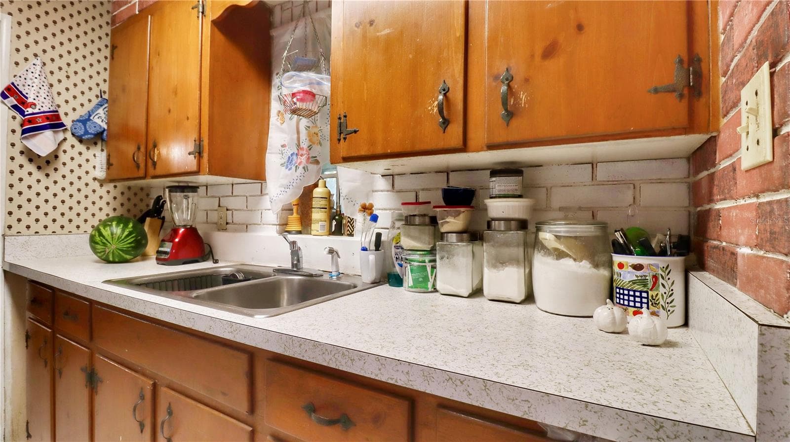4420 ROBBINS AVENUE — photo 10 of 18