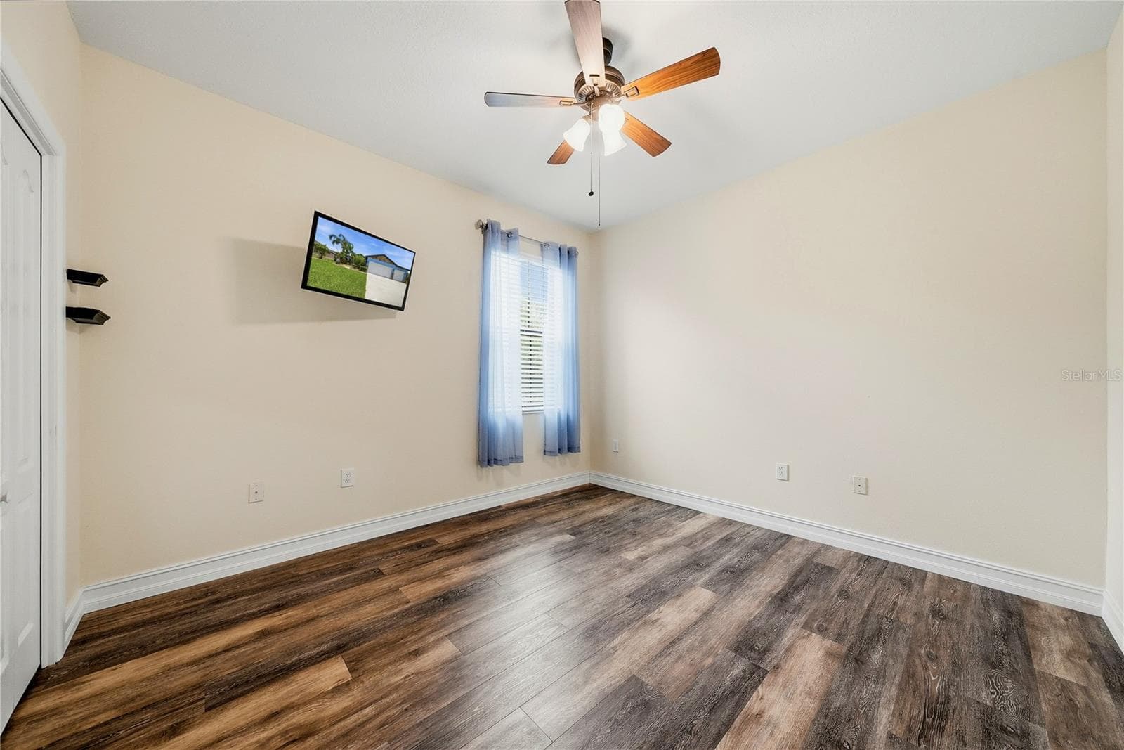 326 STAR SHELL DRIVE — photo 18 of 48