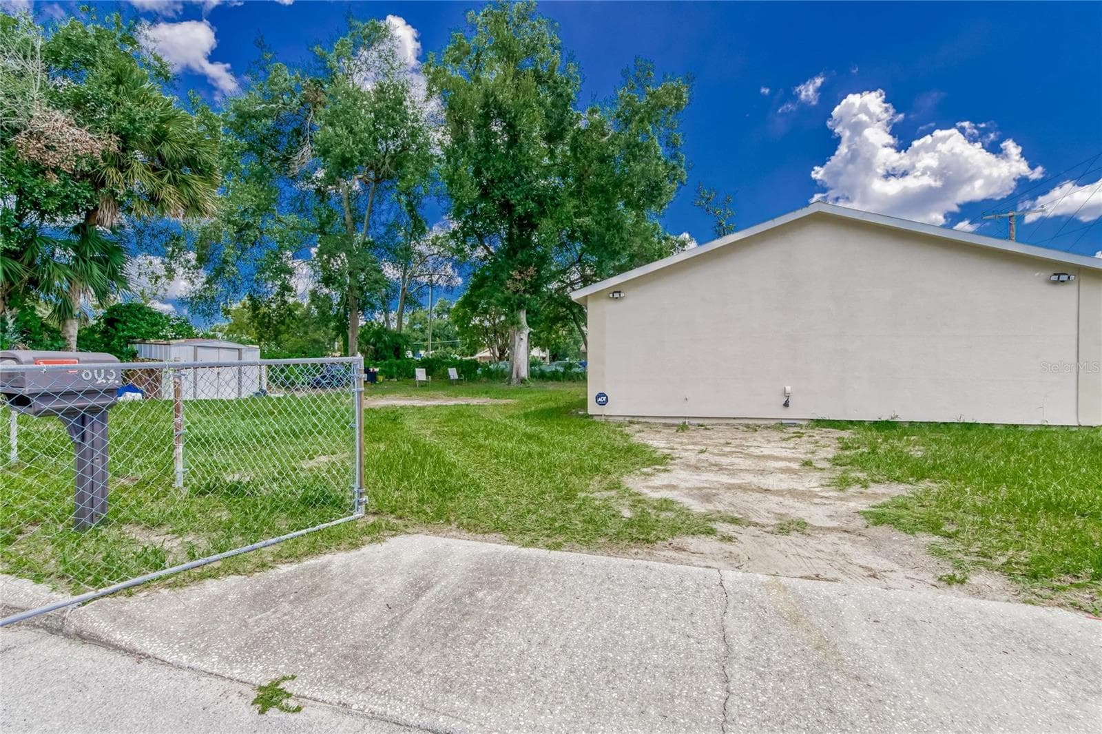 803 FLORENCE AVENUE — photo 8 of 50