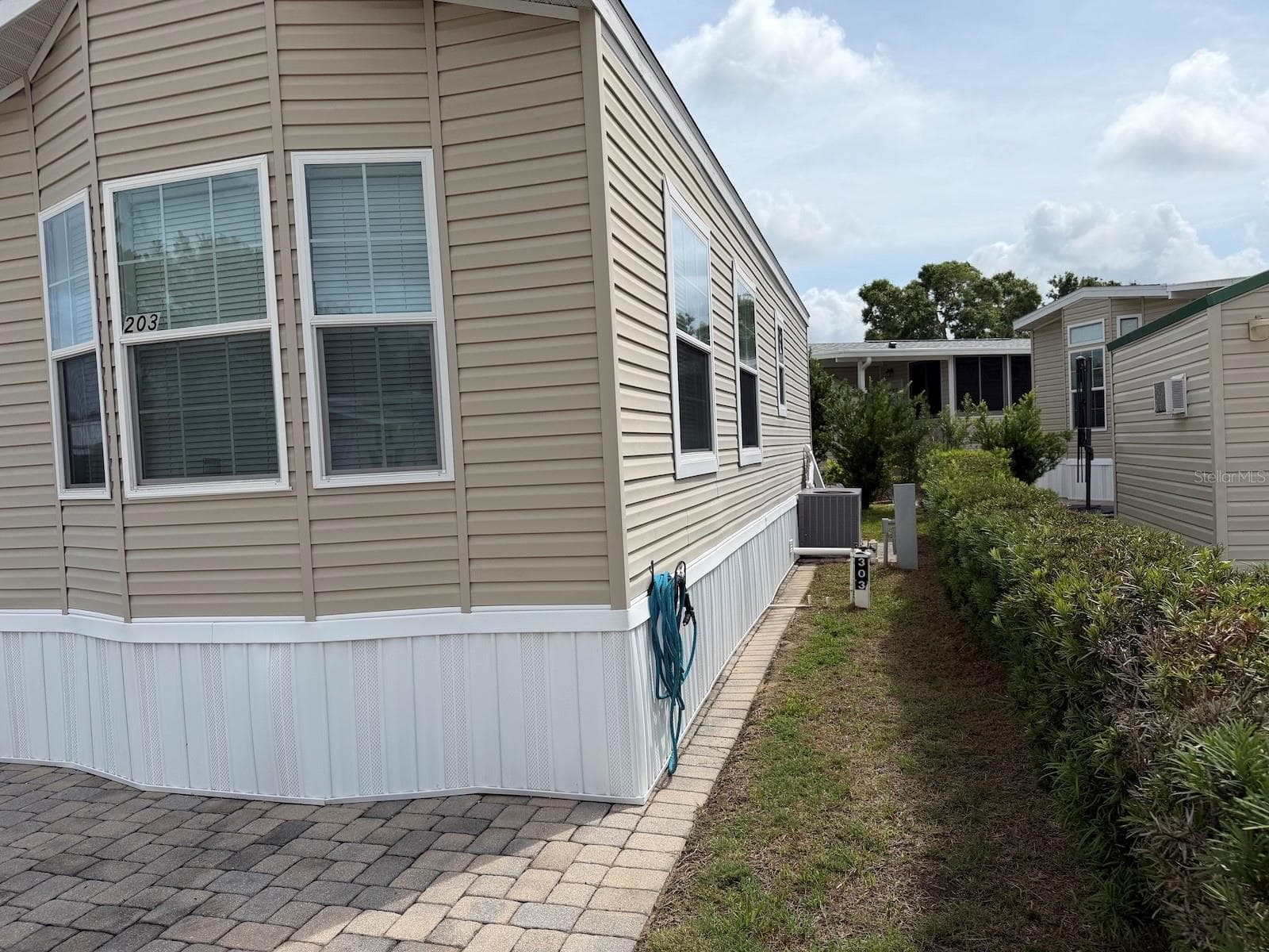 2414 LIMEWOOD AVENUE — photo 3 of 15