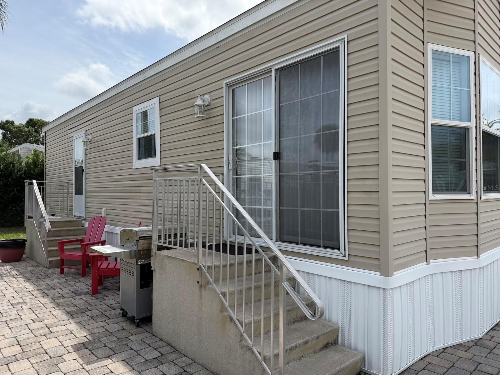 2414 LIMEWOOD AVENUE — photo 1 of 15