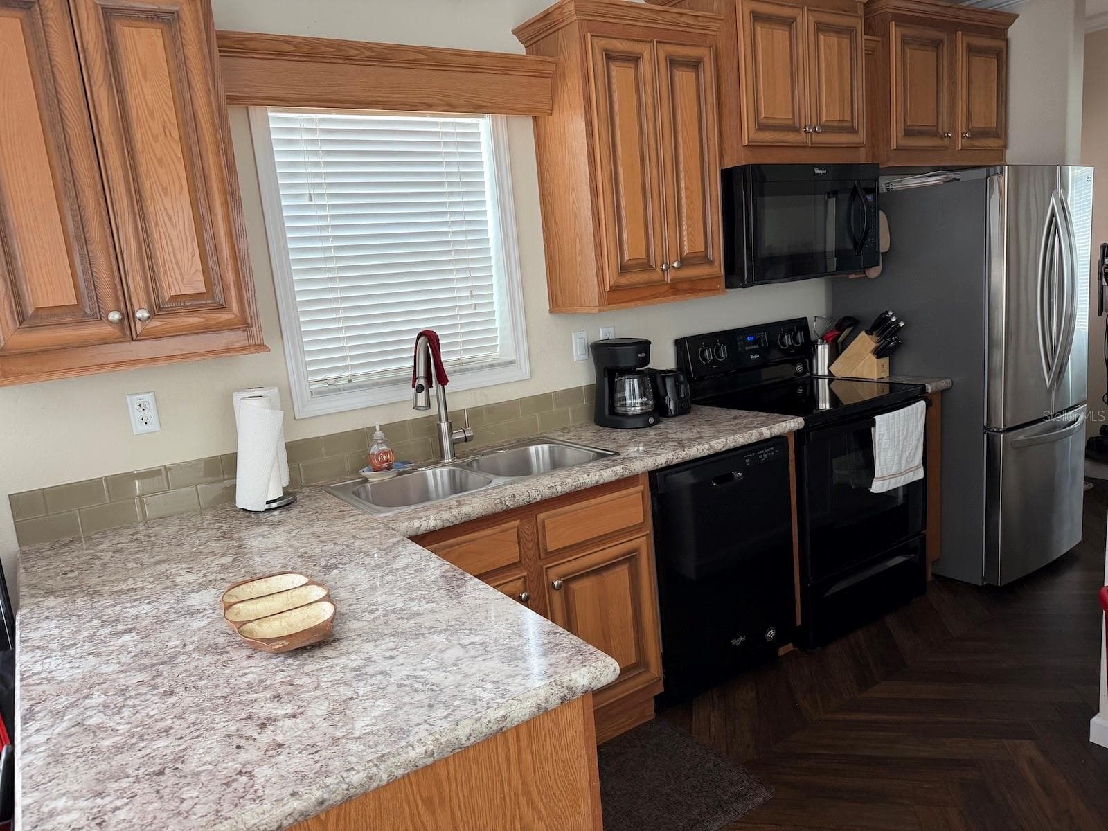 2414 LIMEWOOD AVENUE — photo 9 of 15
