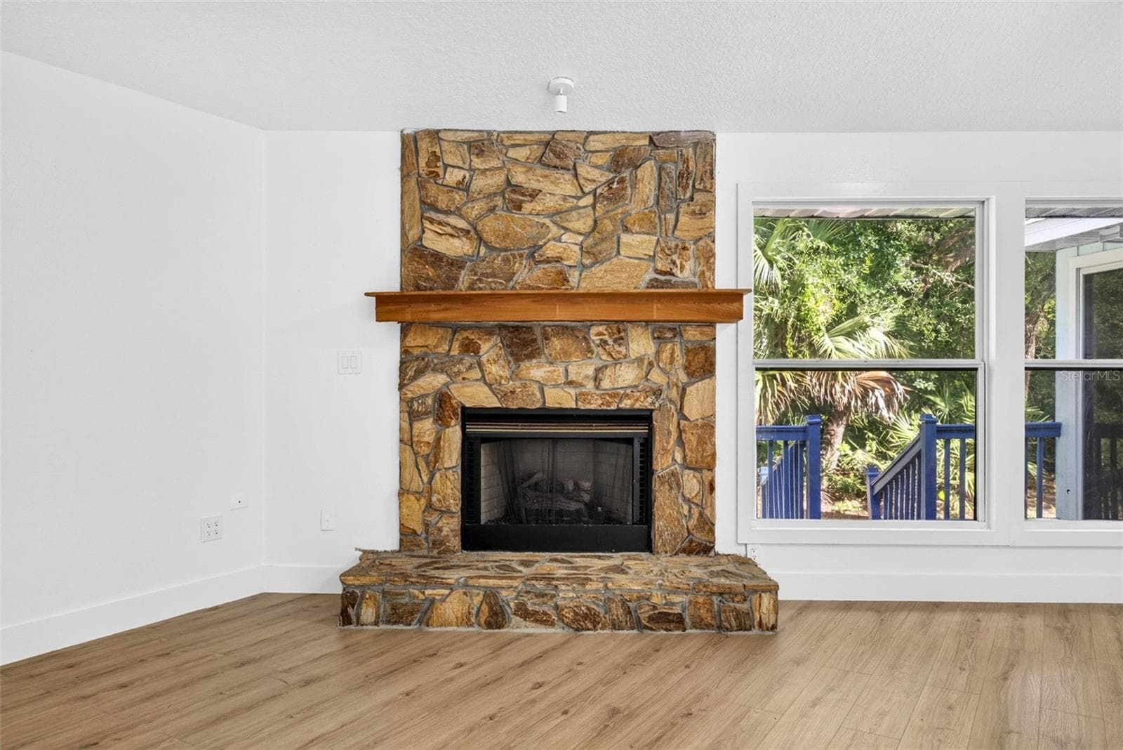 4586 FLAMBEAU LOOP — photo 15 of 80