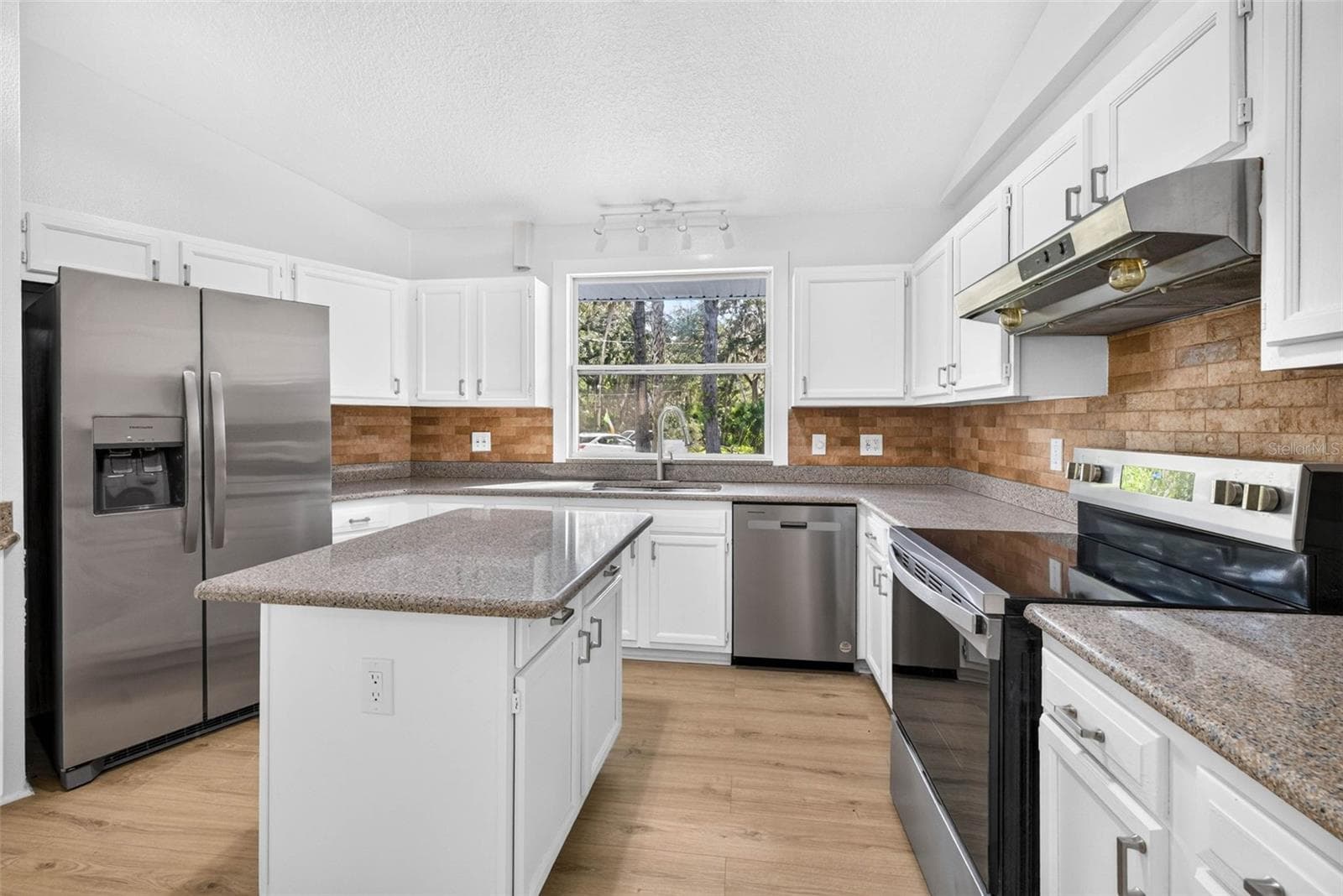 4586 FLAMBEAU LOOP — photo 23 of 80