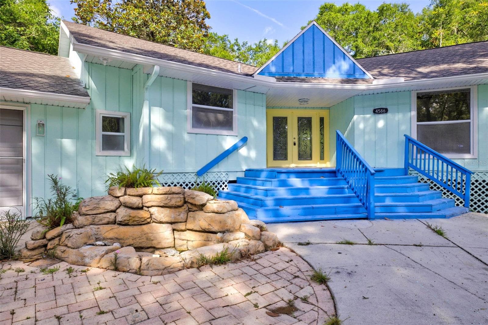 4586 FLAMBEAU LOOP