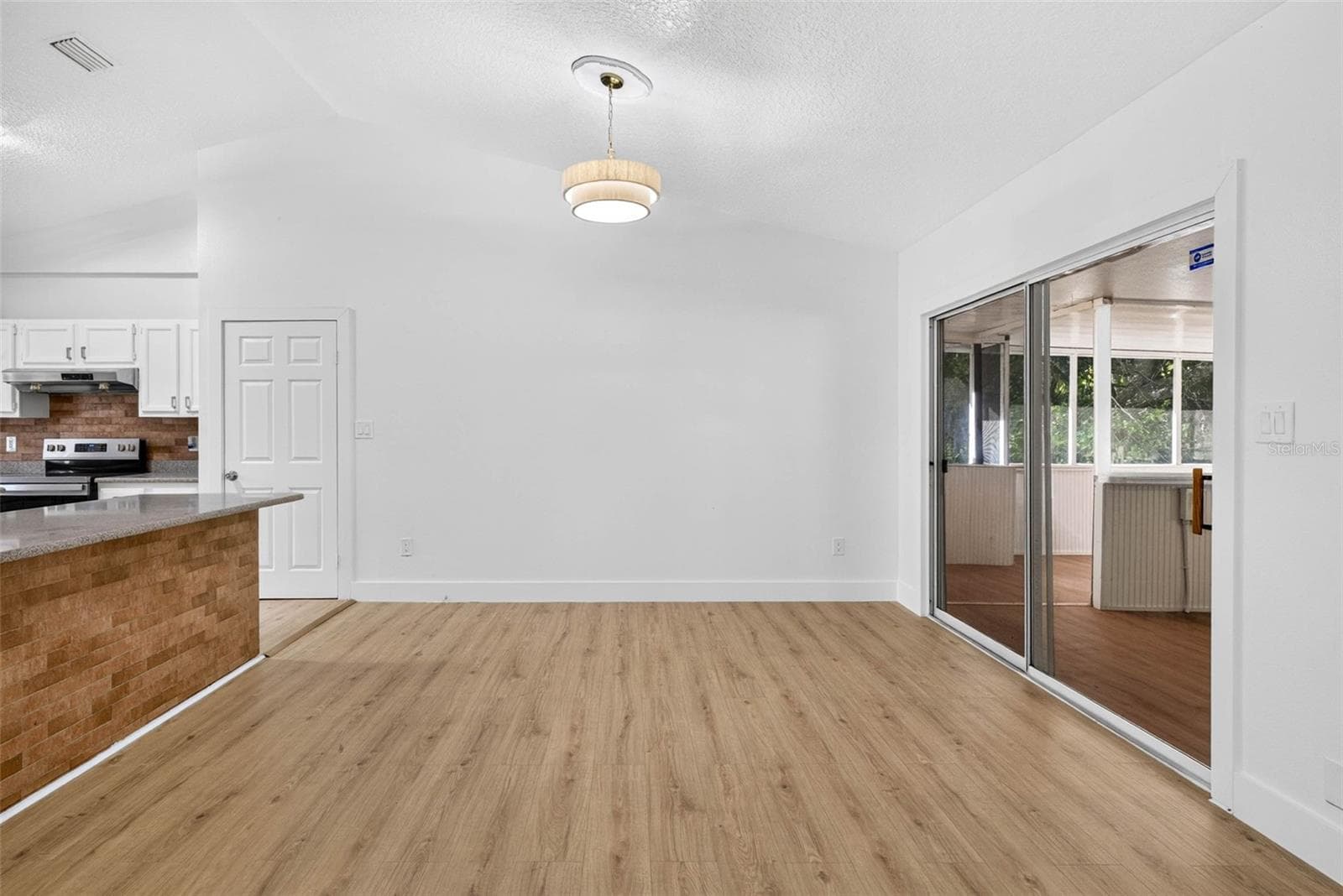 4586 FLAMBEAU LOOP — photo 17 of 80