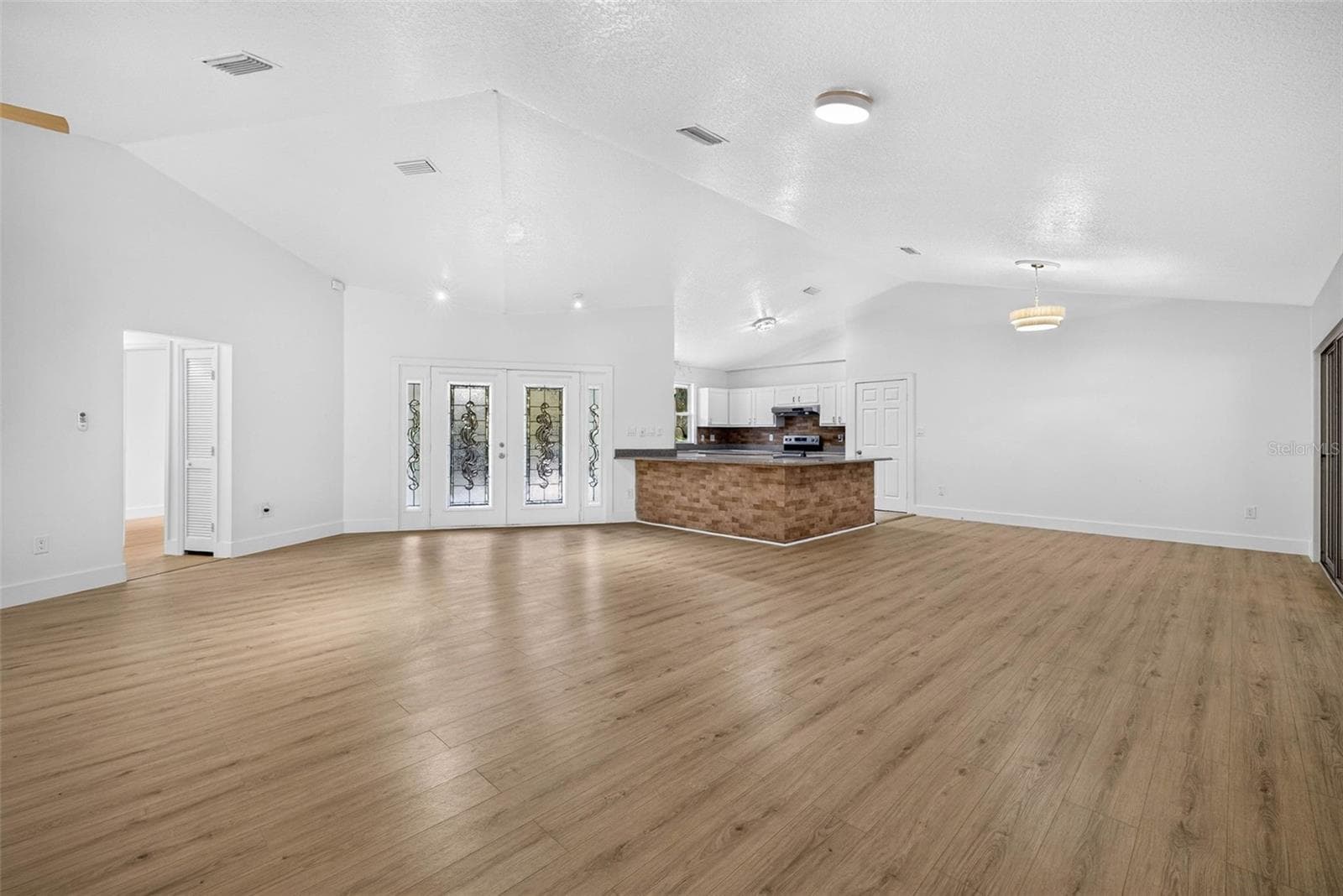4586 FLAMBEAU LOOP — photo 13 of 80