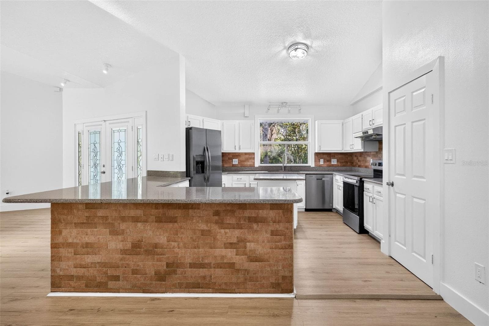 4586 FLAMBEAU LOOP — photo 21 of 80