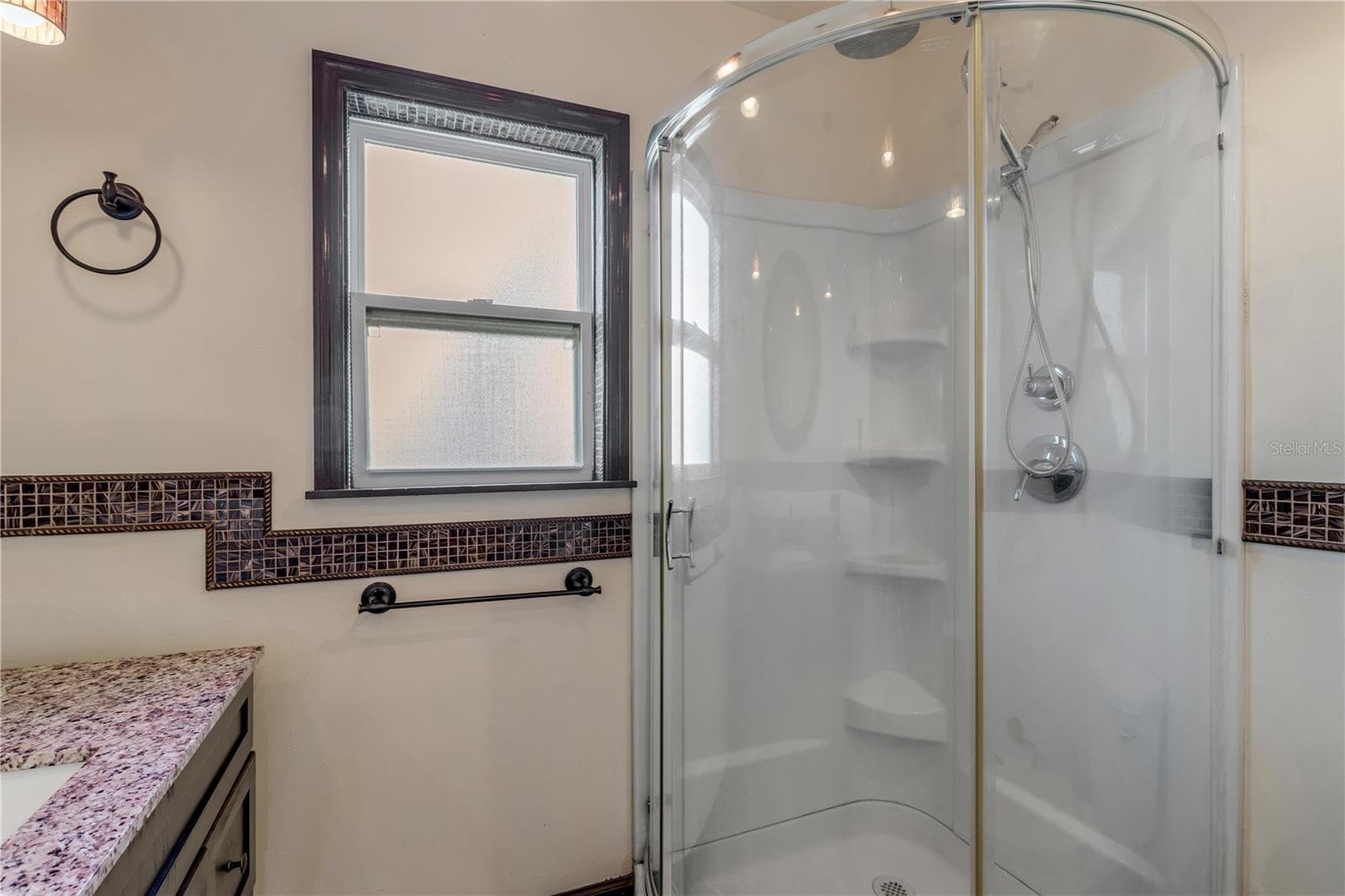 516 WISTERIA ROAD — photo 16 of 30