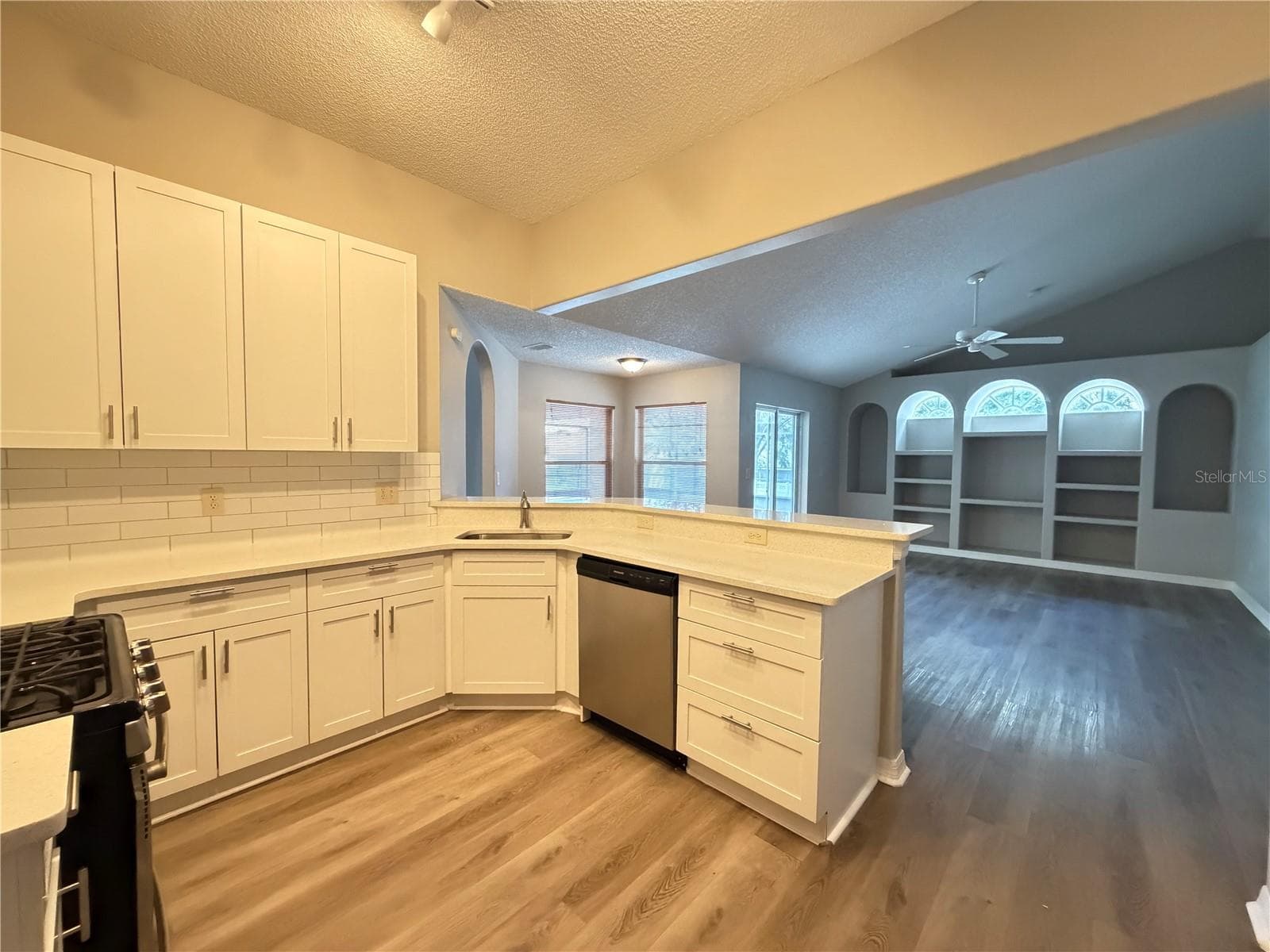 878 HIGH POINTE CIRCLE — photo 8 of 24