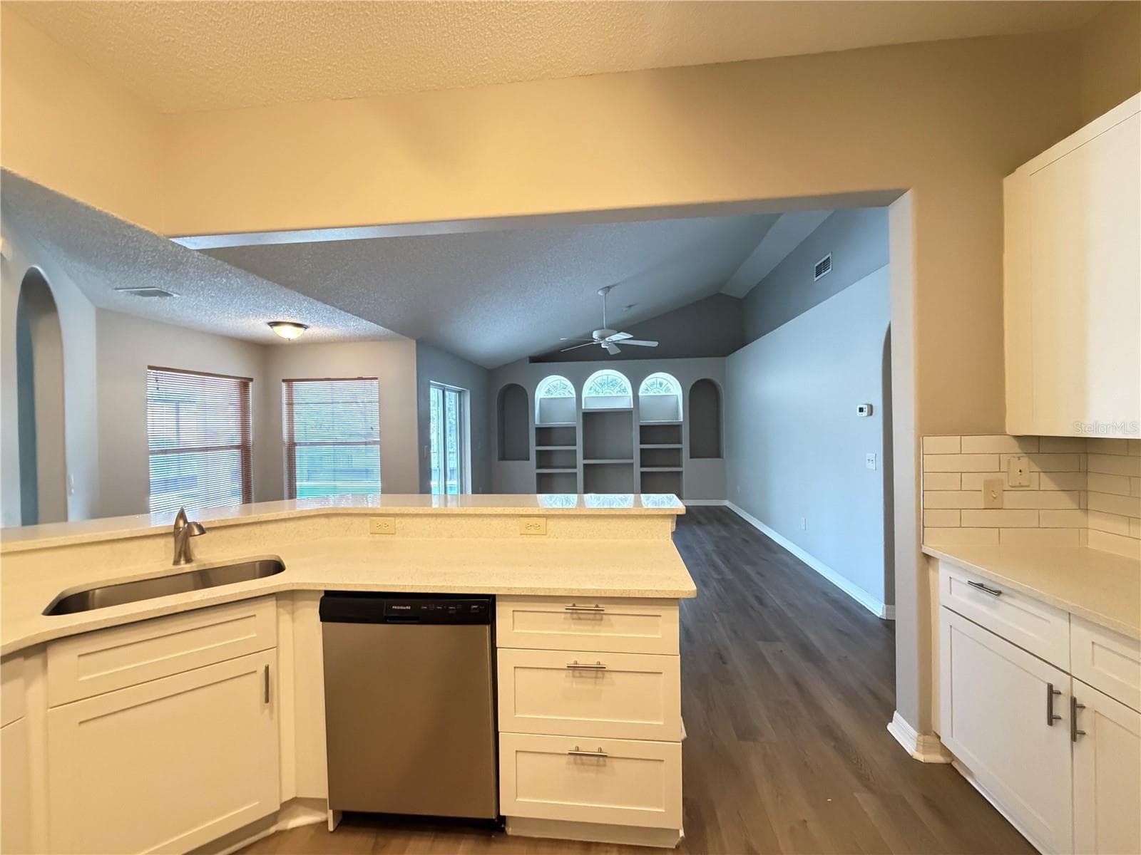 878 HIGH POINTE CIRCLE — photo 9 of 24