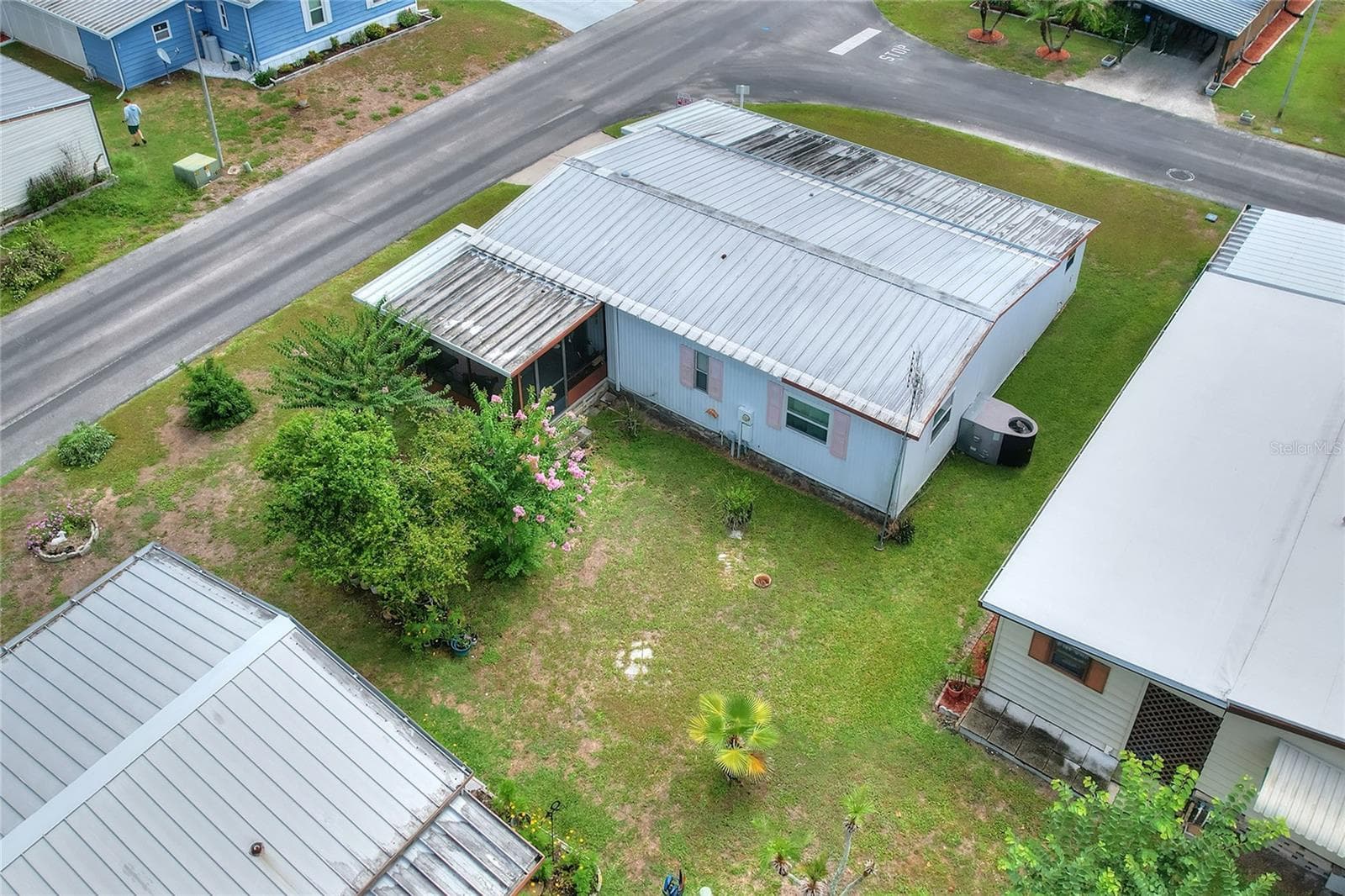2055 FLORAL AVENUE — photo 33 of 45