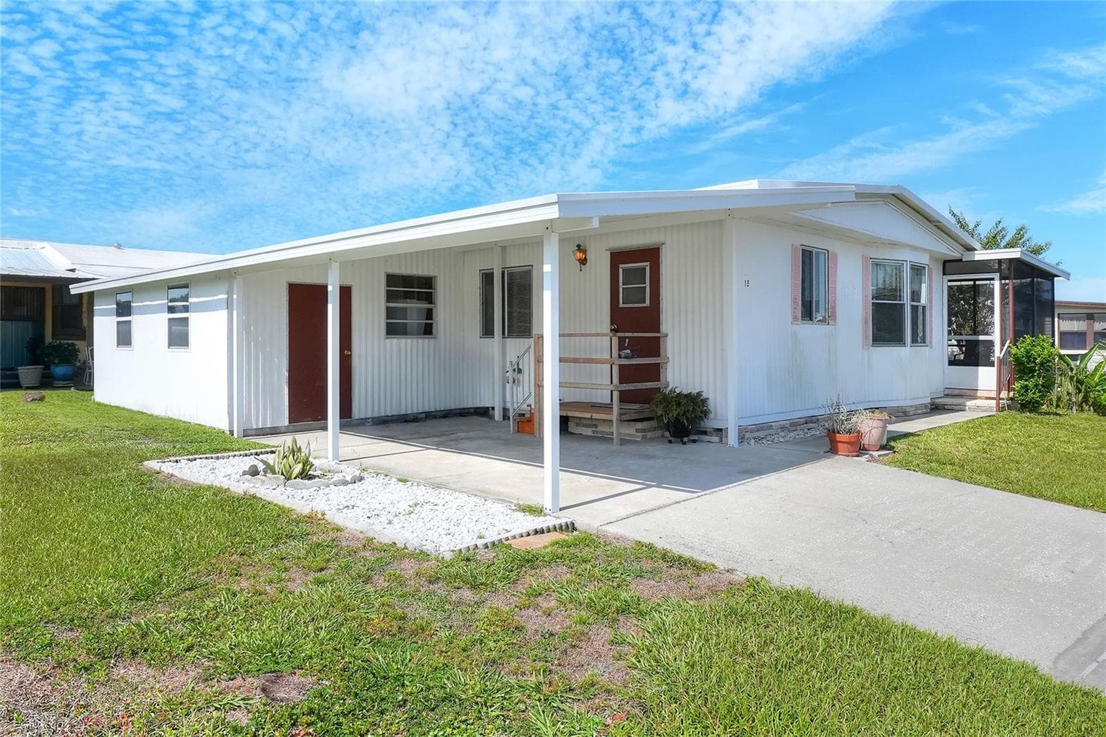 2055 FLORAL AVENUE