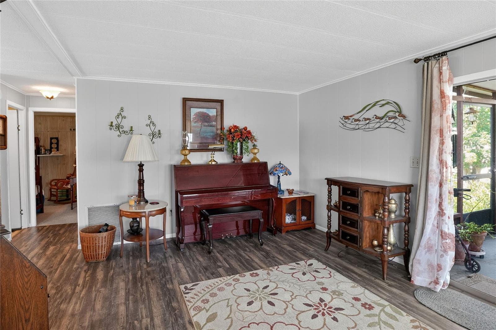 2055 FLORAL AVENUE — photo 17 of 45