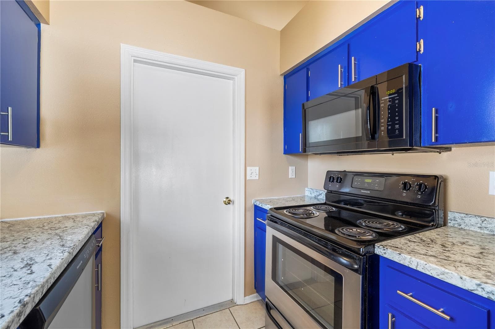 6210 VINTAGE DRIVE — photo 13 of 52