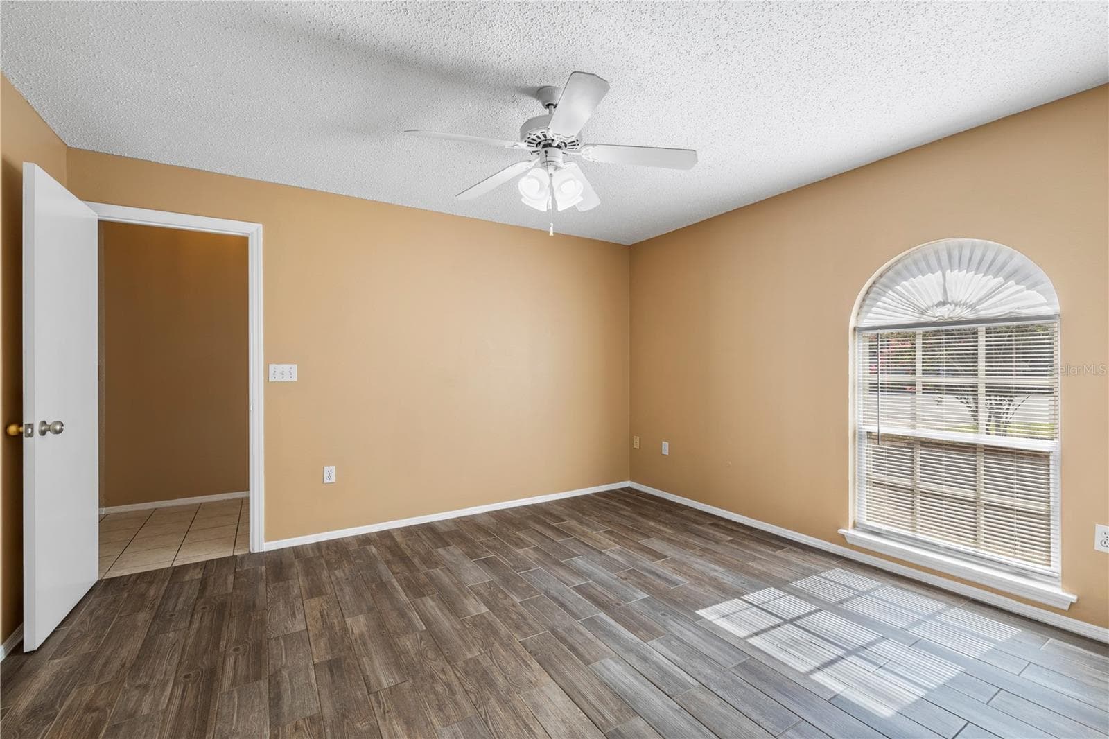 6210 VINTAGE DRIVE — photo 18 of 52