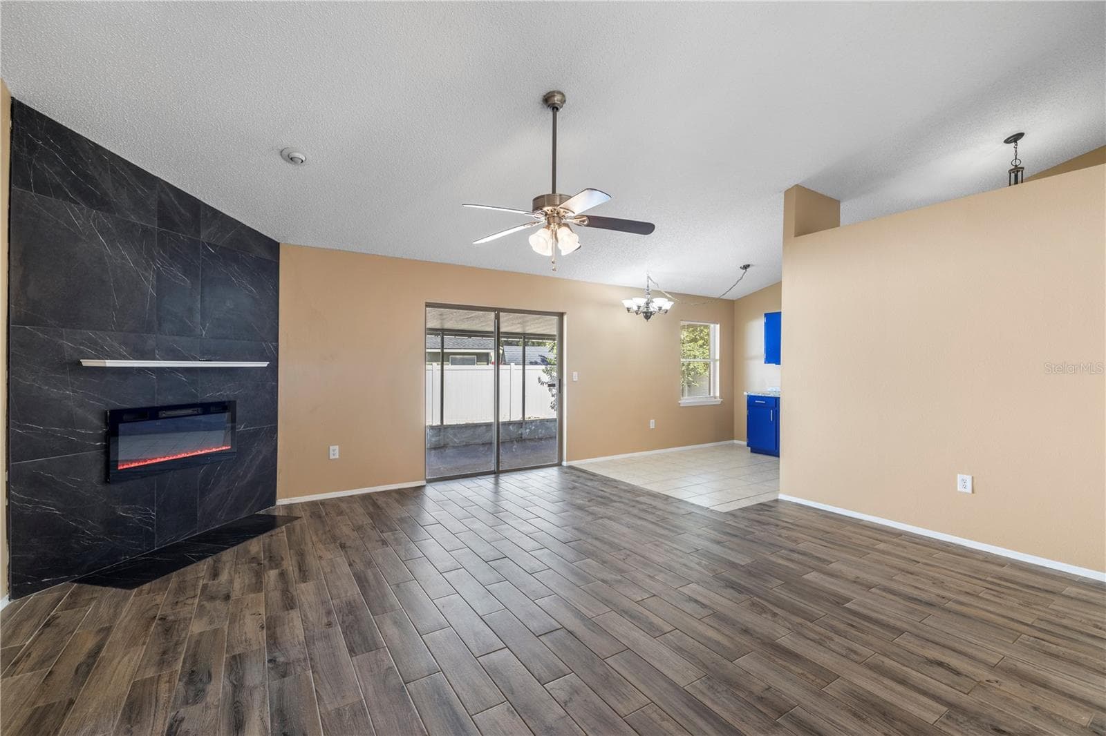 6210 VINTAGE DRIVE — photo 4 of 52