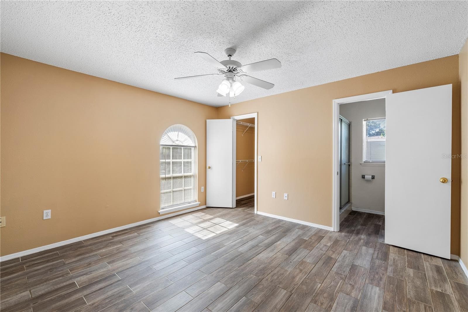6210 VINTAGE DRIVE — photo 15 of 52