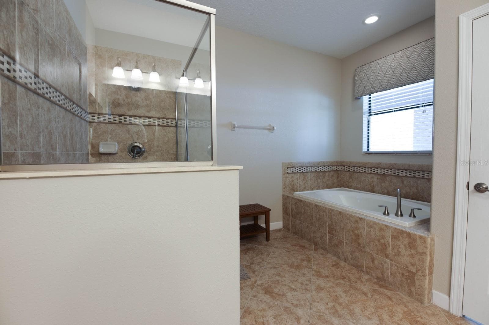9101 EL CARO LANE — photo 19 of 26