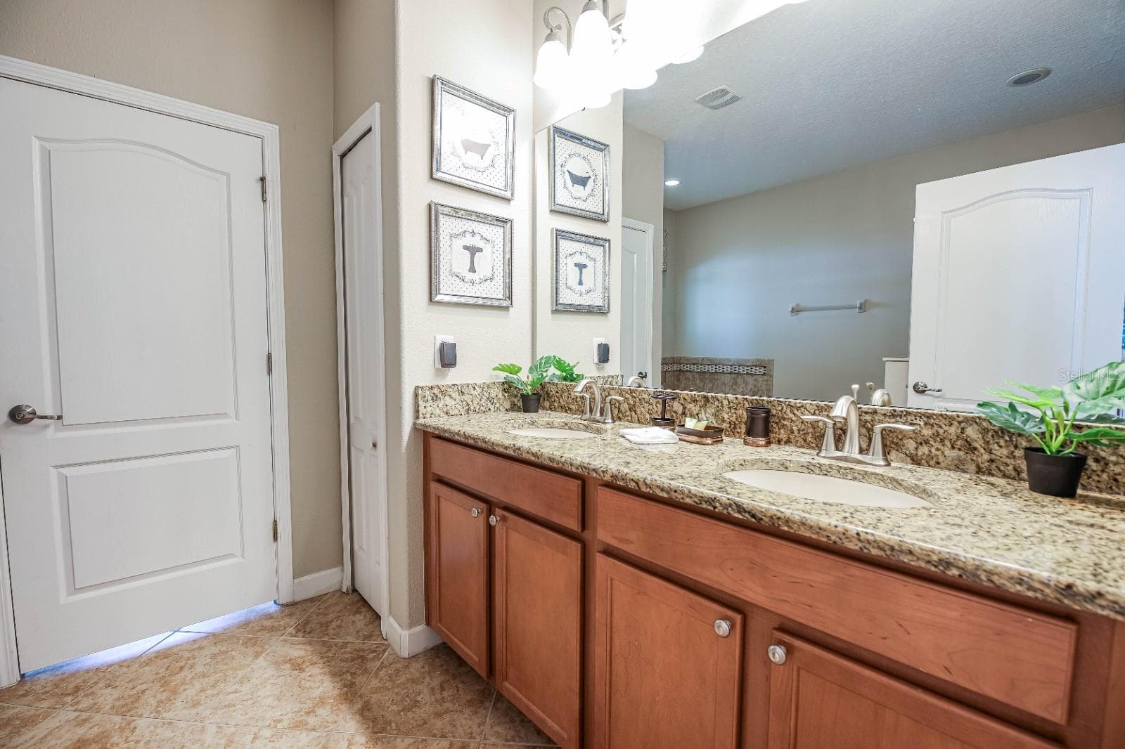 9101 EL CARO LANE — photo 16 of 26