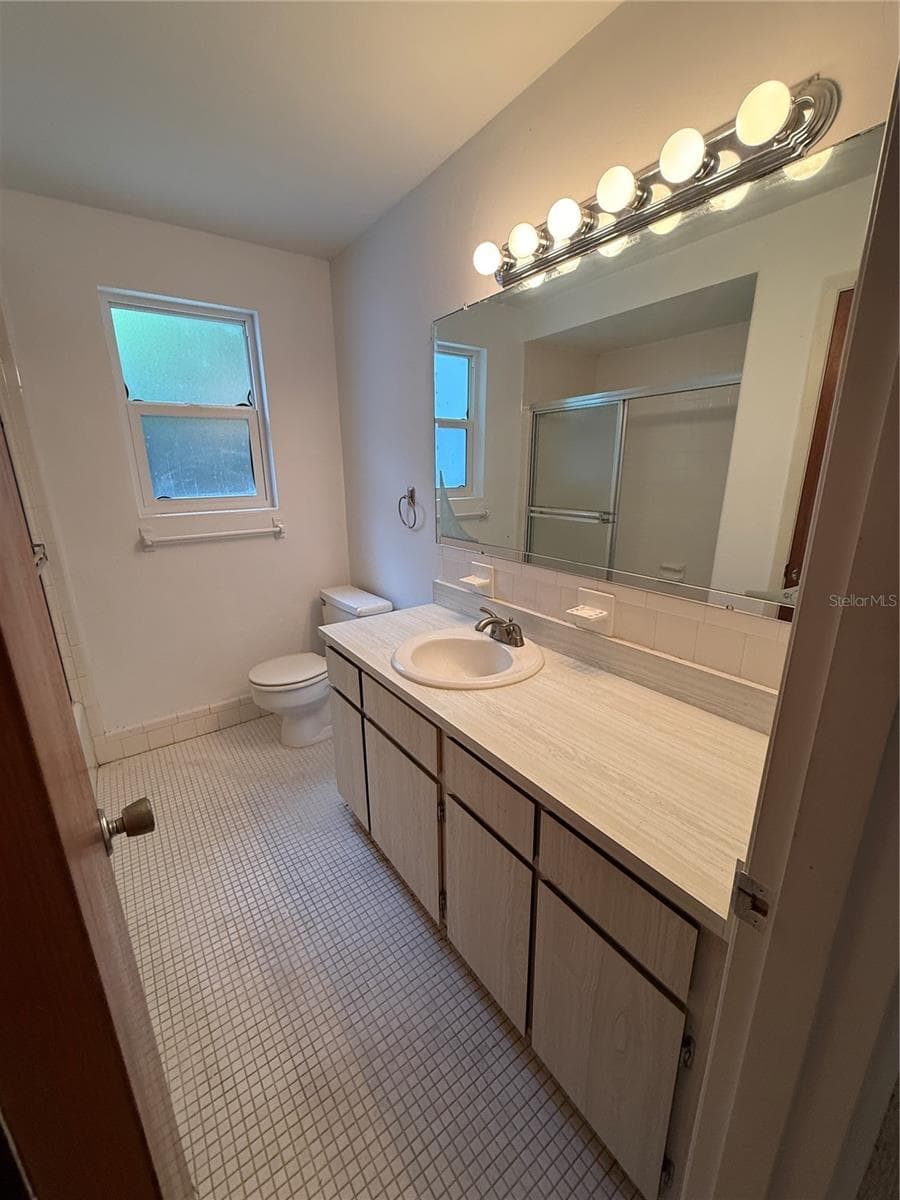 27 KATHY DRIVE — photo 9 of 35