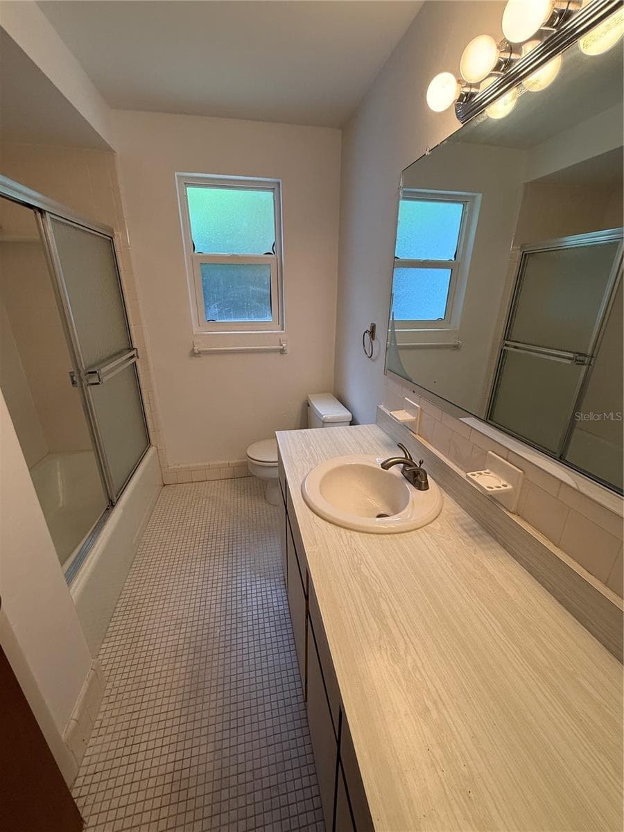 27 KATHY DRIVE — photo 10 of 35