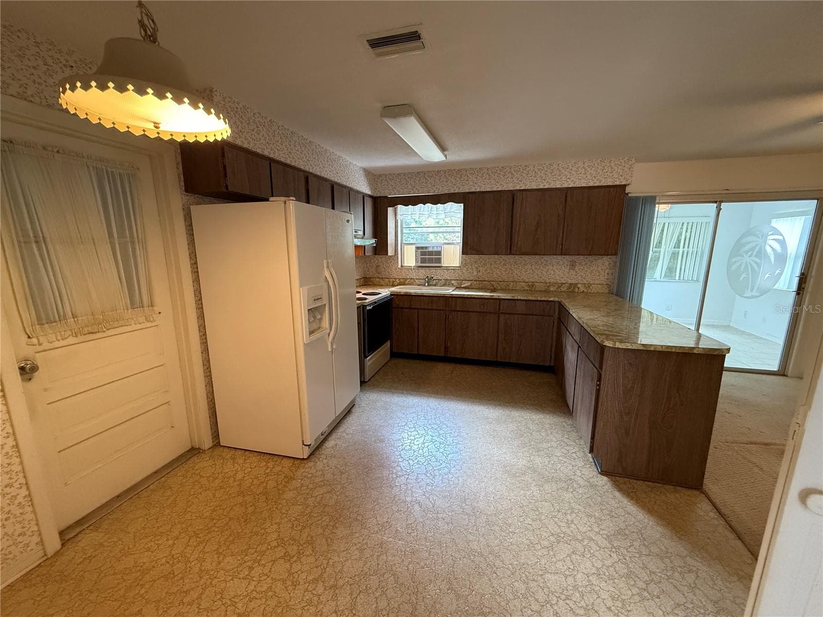 27 KATHY DRIVE — photo 5 of 35