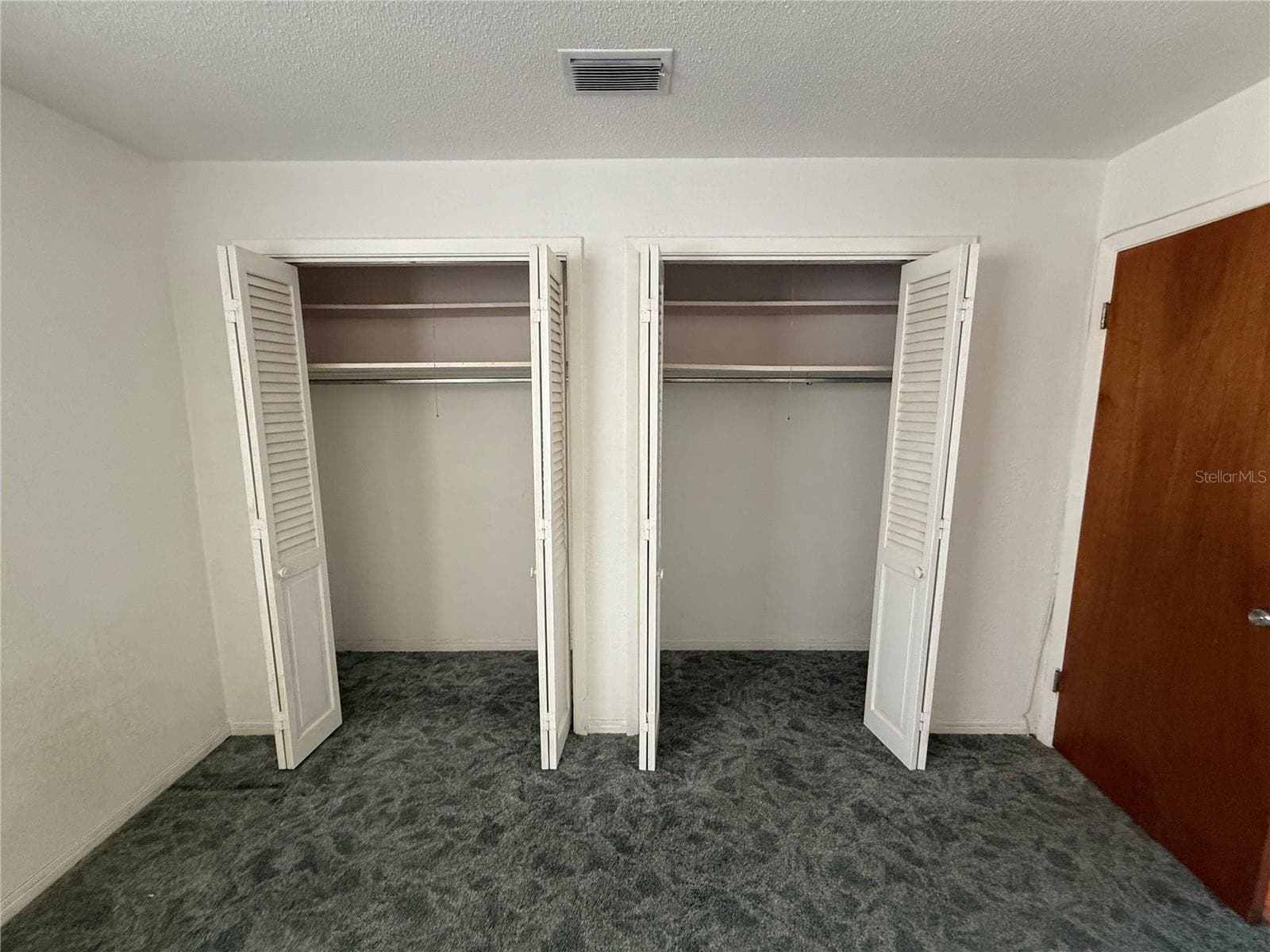 27 KATHY DRIVE — photo 15 of 35
