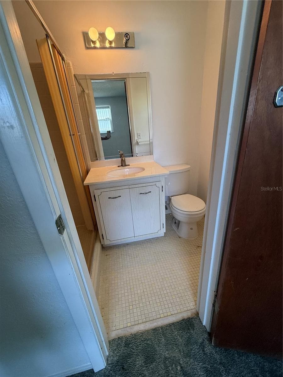 27 KATHY DRIVE — photo 17 of 35