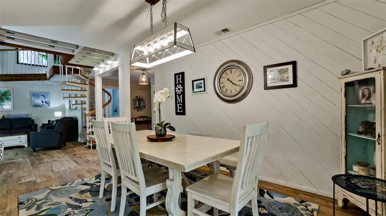 2407 QUAIL COURT — photo 9 of 48