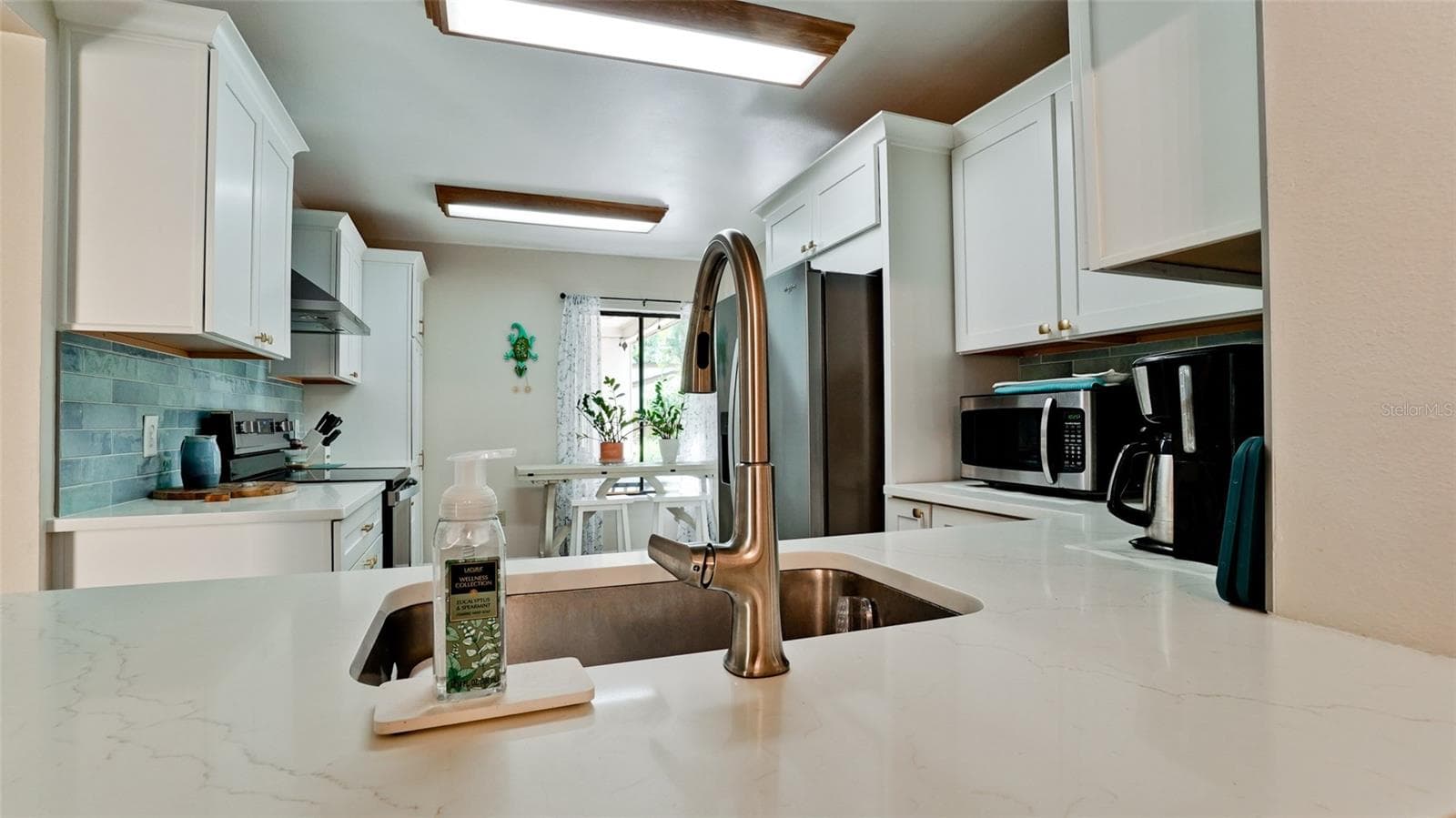 2407 QUAIL COURT — photo 11 of 48