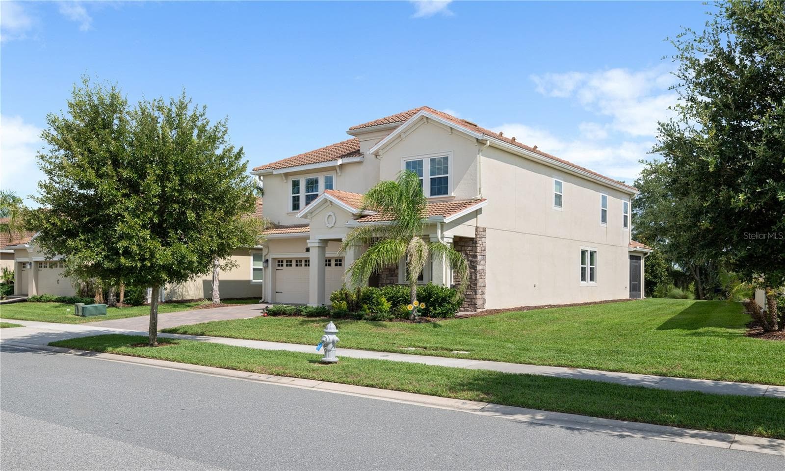 8926 FALLEN OAK DRIVE — photo 3 of 38