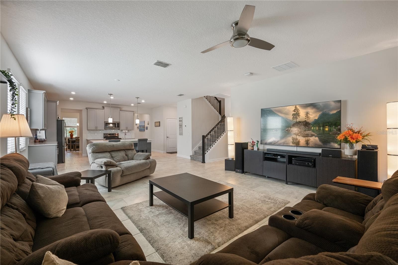 8926 FALLEN OAK DRIVE — photo 11 of 38