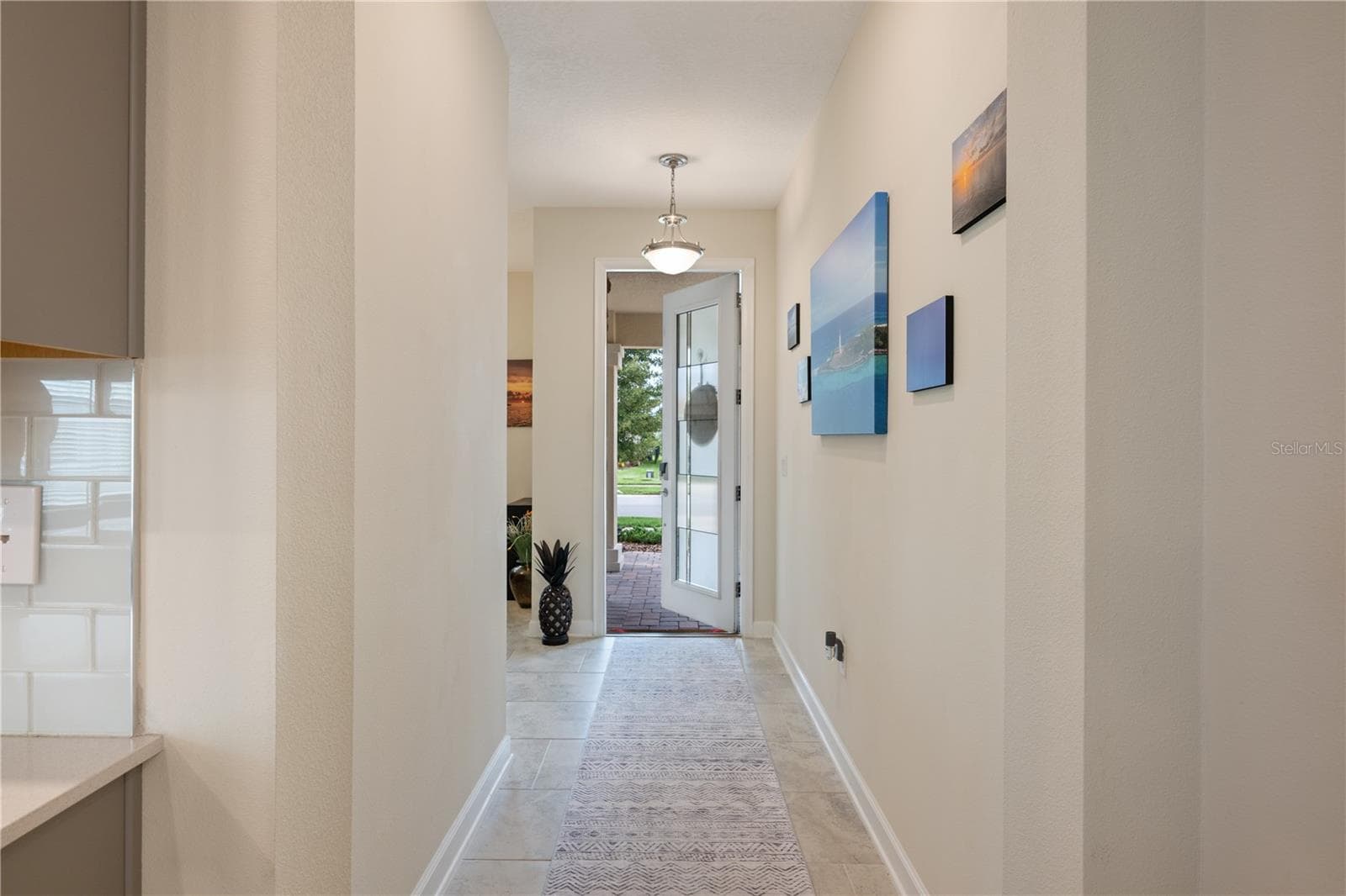 8926 FALLEN OAK DRIVE — photo 5 of 38