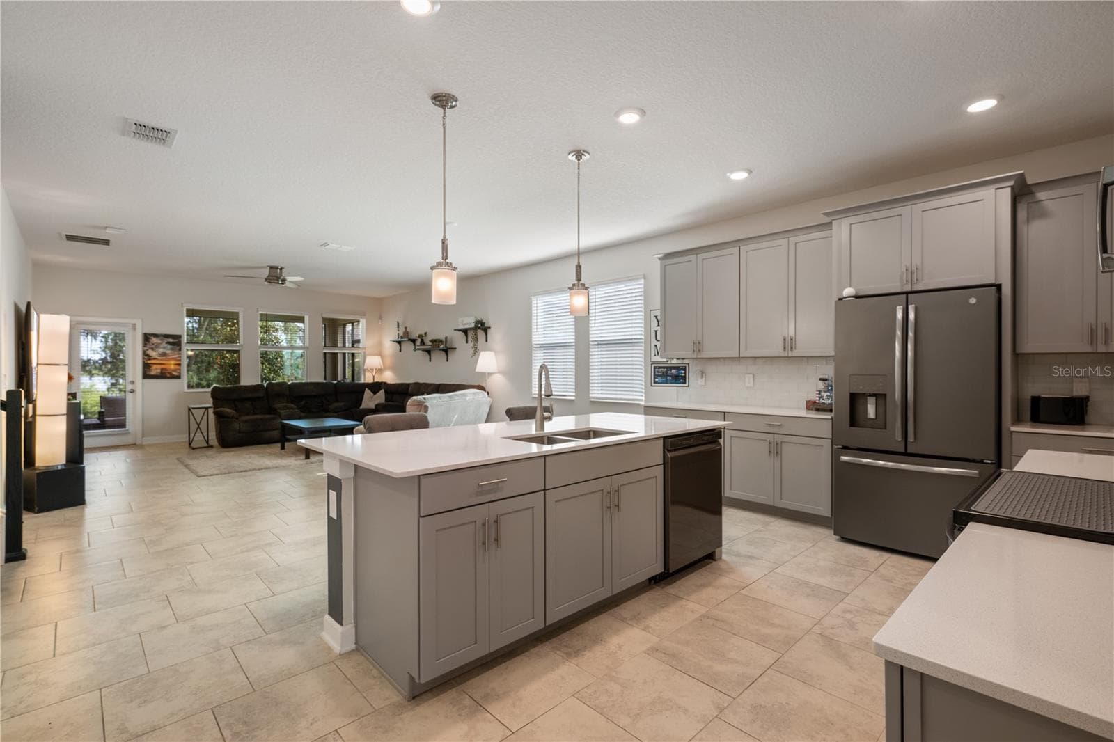 8926 FALLEN OAK DRIVE — photo 8 of 38