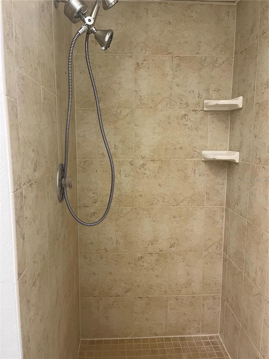 3300 FOX CHASE CIRCLE — photo 13 of 26