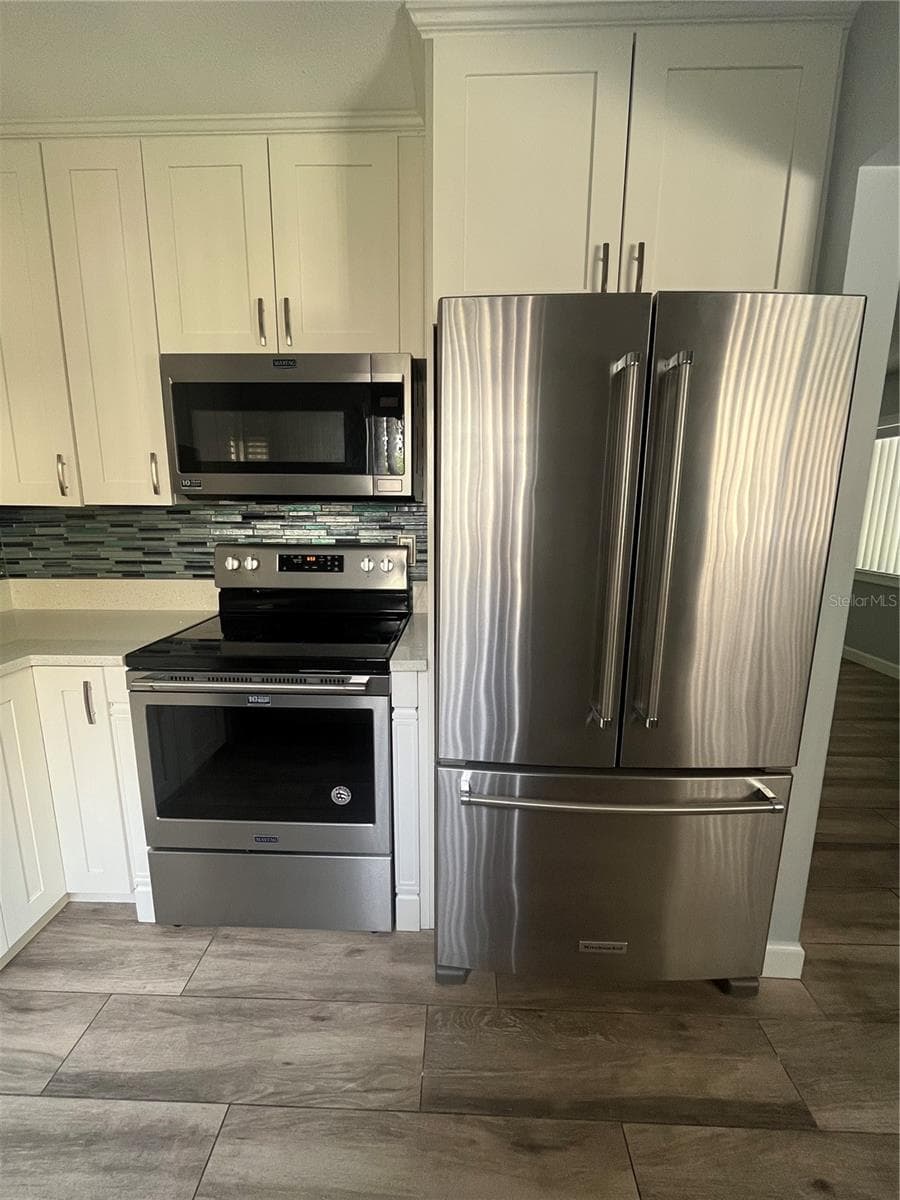 3300 FOX CHASE CIRCLE — photo 4 of 26
