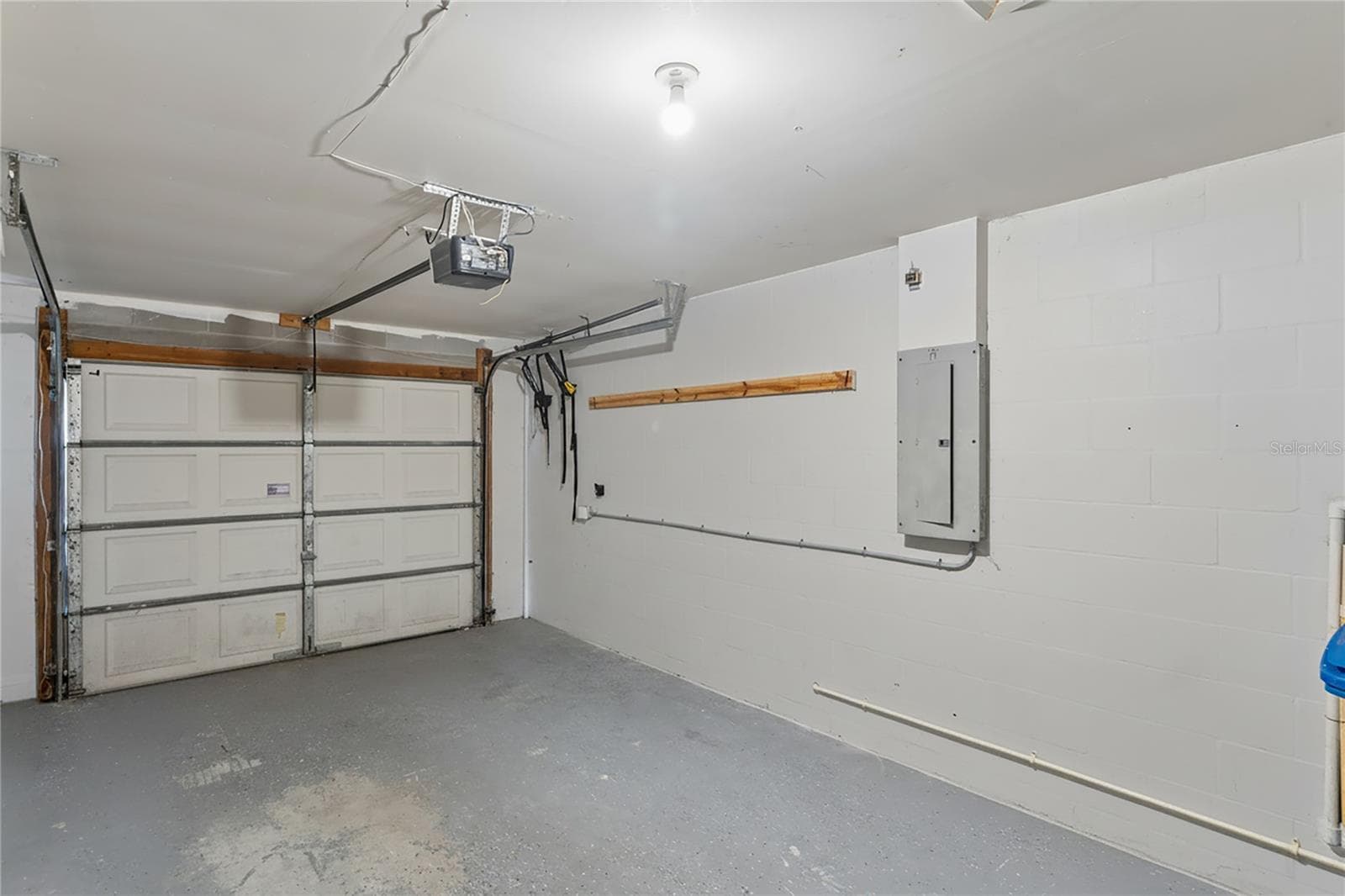 4362 AZORA ROAD — photo 33 of 48