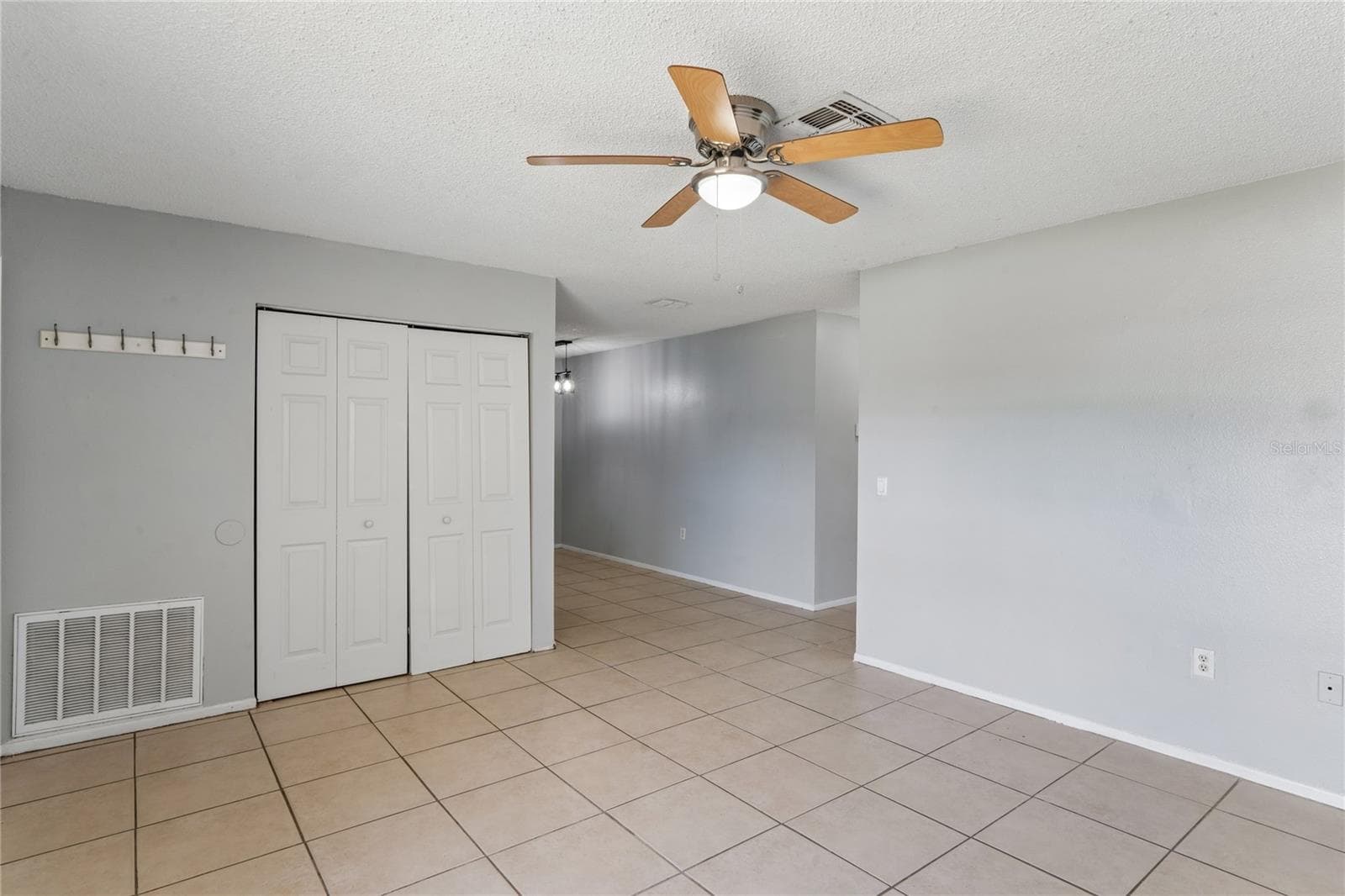 4362 AZORA ROAD — photo 16 of 48