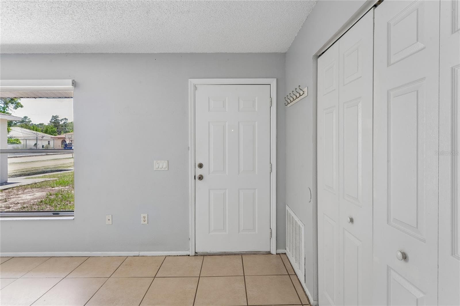 4362 AZORA ROAD — photo 13 of 48