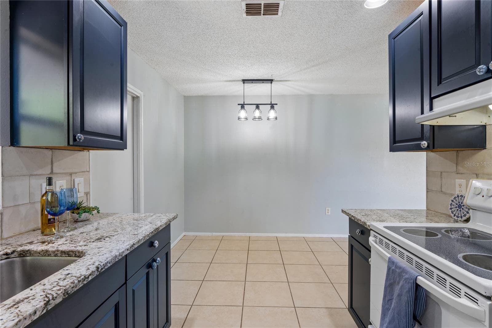 4362 AZORA ROAD — photo 10 of 48