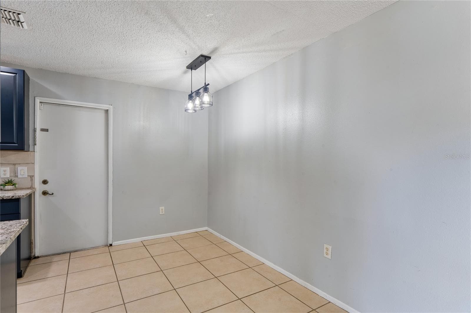 4362 AZORA ROAD — photo 12 of 48