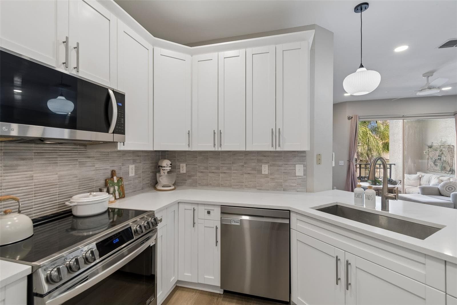 708 SEABOARD PLACE — photo 10 of 81