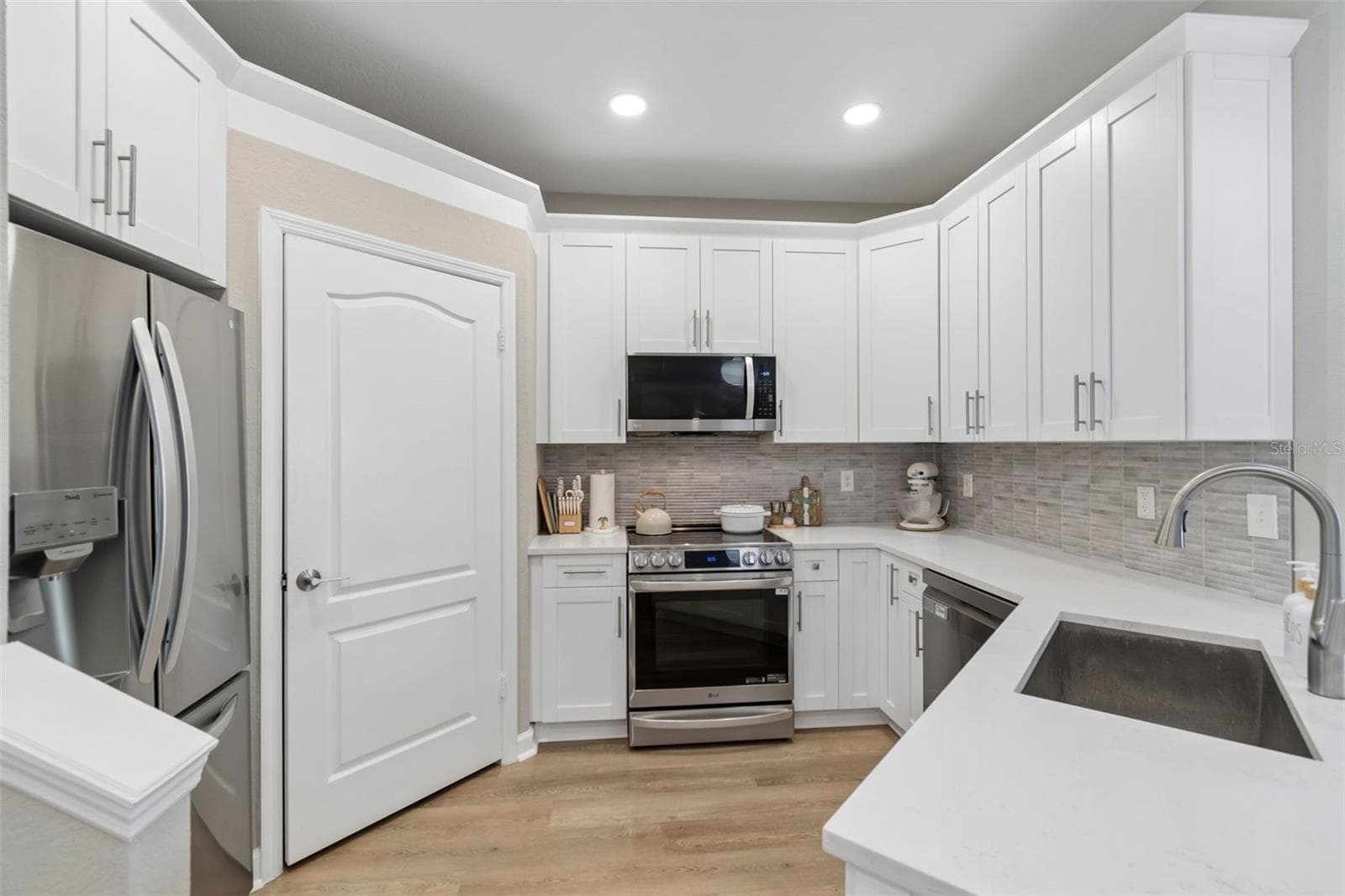 708 SEABOARD PLACE — photo 12 of 81