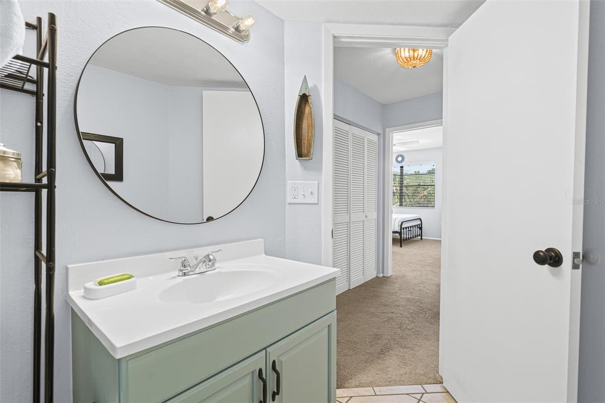 117 HARBOR DRIVE — photo 19 of 33