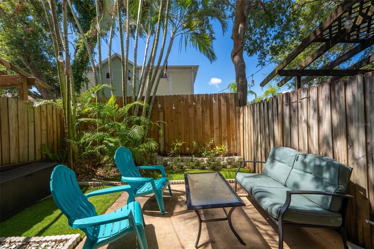117 HARBOR DRIVE — photo 11 of 33