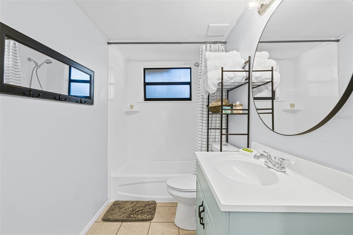 117 HARBOR DRIVE — photo 18 of 33